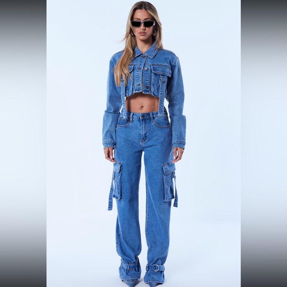 NWT Fashion Nova Ankle Strap Cargo Jeans - Medium Blue Wash